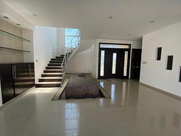 EN VENTA RESIDENCIA 6 REC, ALBERCA Y CLUB DE PLAYA PRIVADO EN LOMAS DEL SOL