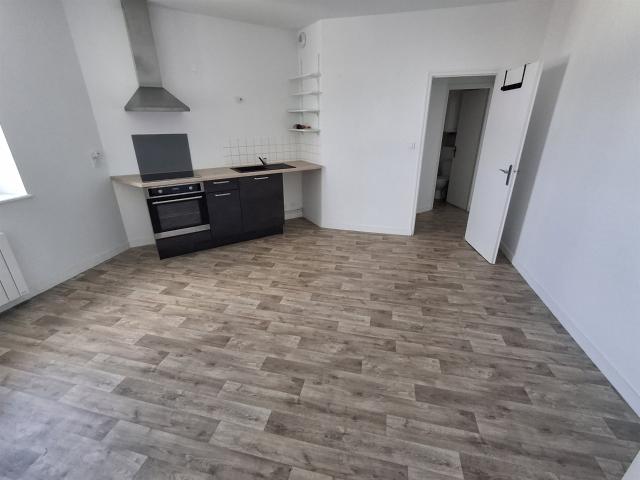 En vente à Fougères 35: appartement avec FAR IMMOBILIER 37m² Fougères