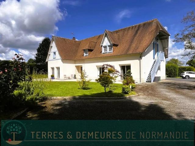 En vente Belle propriété contemporaine aux beaux volumes à 5 min de Cormeilles 27260 edifiée sur plus de 1 hectares de terrain