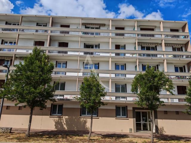 EN VENTE FOURCHAMBAULT: APPARTEMENT, 2 CHAMBRES, ASCENCEUR, CAVE ET PARKING