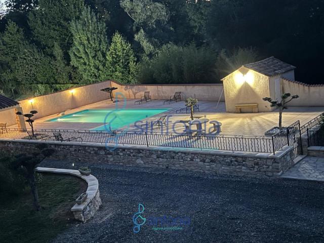 En vente Maison Proche Uzes à Serviers Et Labaume 250m² Serviers et Labaume