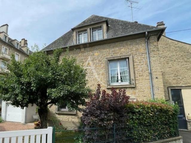 EN VENTE NEVERS Maison de ville 4 chambres terrain garage