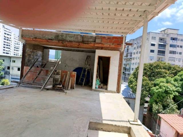 En Alquiler Terraza Techada en Edf Com 90 mts2 en Santa Eduvigis