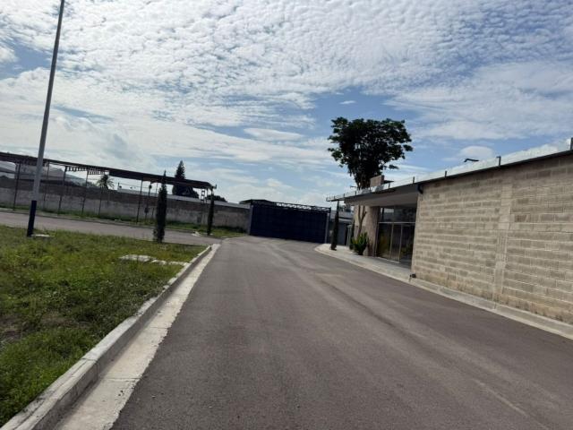 En Alquiler Terreno Ubicado en La Intercomunal Turmero Maracay