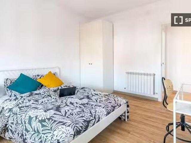 ¡En alquiler! Alquiler de habitaciones en piso de 4 dormitorio.