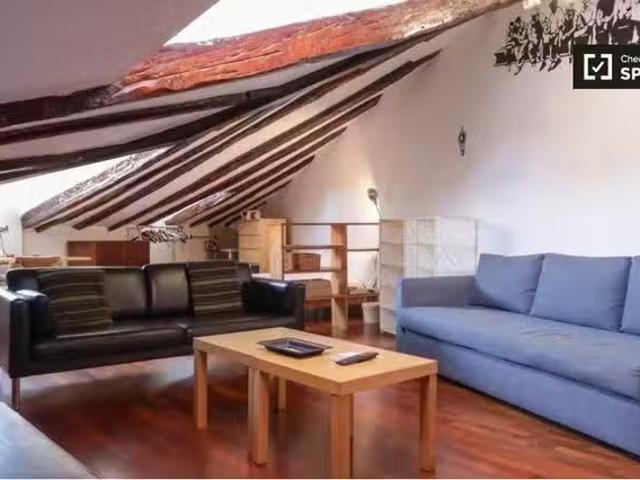 Bonito Apartamento de 1 dormitorio en alquiler en Palacio, Mad.
