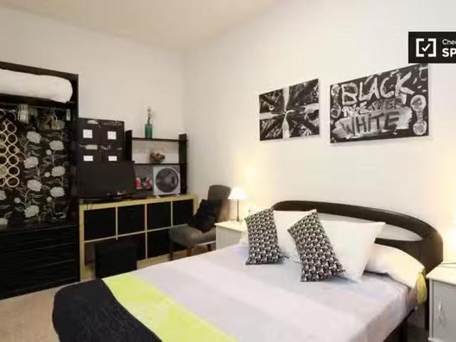 ¡En alquiler! Apartamento de 2 dormitorios en alquiler con bal.