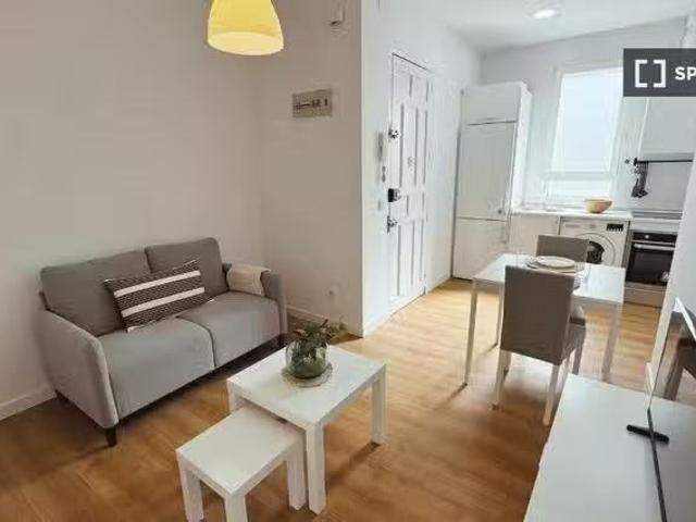 Único Apartamento de 2 dormitorios en alquiler en Delicias