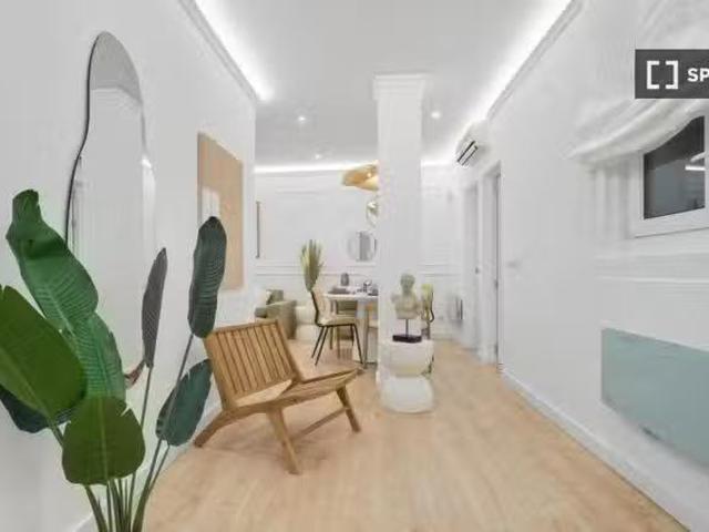 Barato Apartamento de 2 dormitorios en alquiler en Justicia, M.