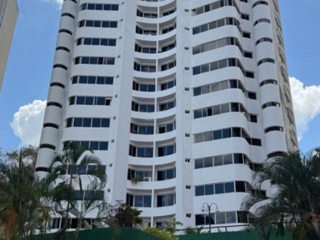 En alquiler apartamento en el Bosque MB