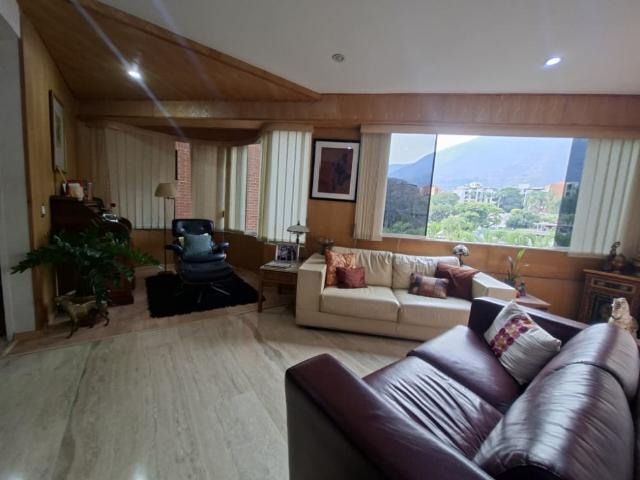 En Alquiler: Apto en Sebucán, Caracas, Vista al vila. Calle Cerrada