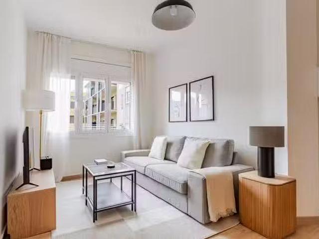 ¡Renta! Carrer de Roger de Flor, Fort Pienc 2 Bedroom 1 Bath