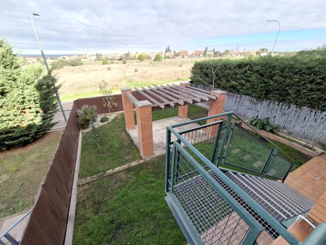 En alquiler ¡Chalet Adosado en Urbanización Peñasolana, Salamanca!