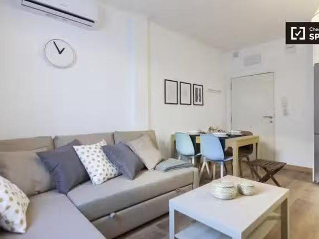 ¡En alquiler! Elegante apartamento de 2 dormitorios en alquile.