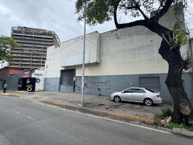 En Alquiler Galpon de 2900m2 en Av. Nueva Granada Libertador Caracas