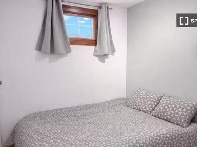 Bonito Habitación compartida 2 camas La Nova Esquerra de l'Eix.