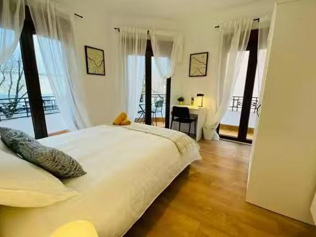 Bonito Habitación en Avenida de la Albufera, Puente de Vallecas