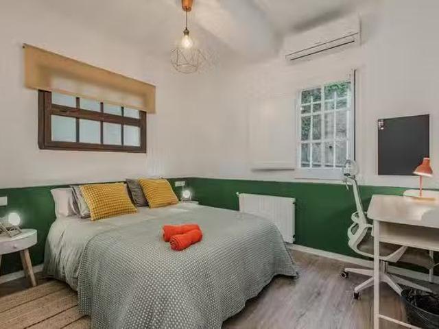 Encantador Habitación en Avinguda de Bertomeu, Bellaterra