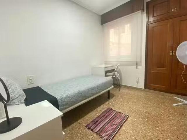Bonito Habitación en Avinguda de la Constitució, Morvedre