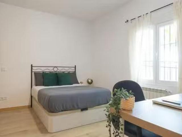 Bonito Habitación en Calle Arenas de San Pedro, Campamento