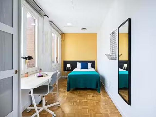 ¡Recién llegado! Habitación en Calle de Alberto Aguilera