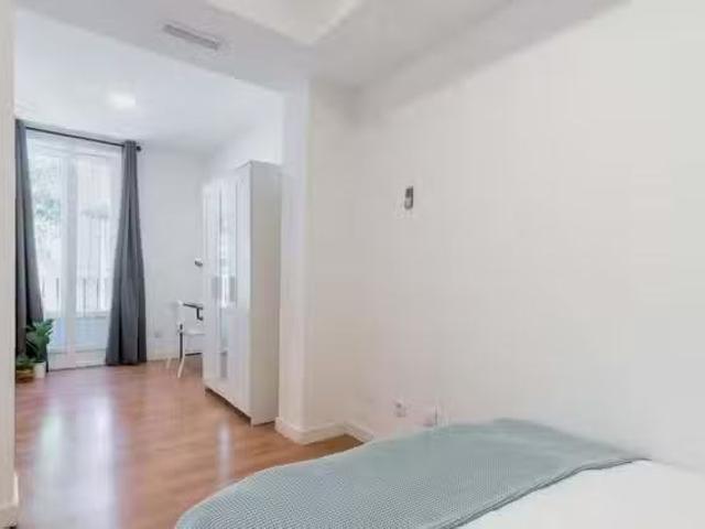 Bonito Habitación en Calle de Alejandro González