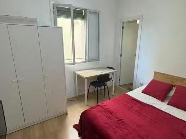 ¡Oferta! Habitación en Calle de Alicante, Arganzuela
