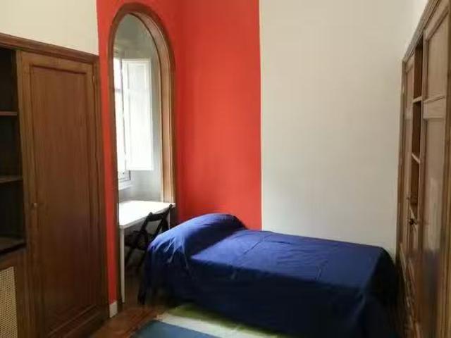 ¡Recién llegado! Habitación en Calle de Campomanes, Palacio