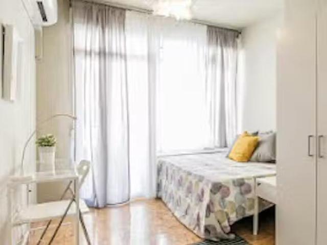 Barato Habitación en Calle de Edgar Neville, Cuatro Caminos
