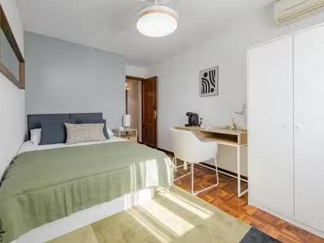 ¡Recién llegado! Habitación en Calle de Fuendetodos, Latina