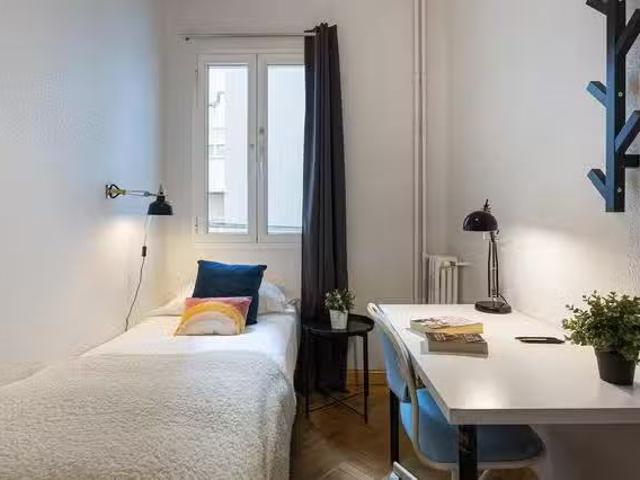 Encantador Habitación en Calle de Ibiza