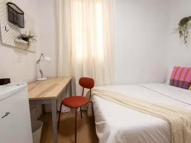 Bonito Habitación en Calle de Juan Álvarez Mendizábal