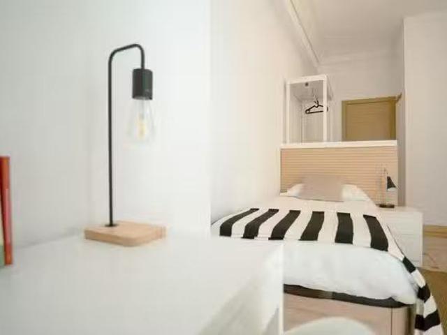 Bonito Habitación en Calle de Joaquín María López, Gaztambide