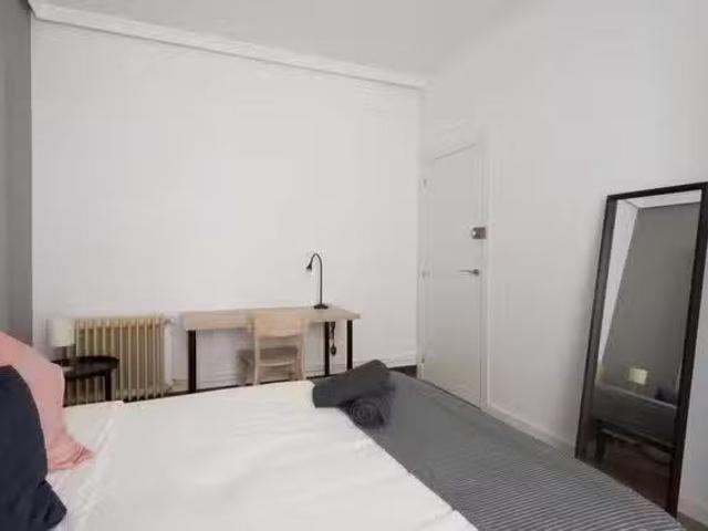Bonito Habitación en Calle de la Luna