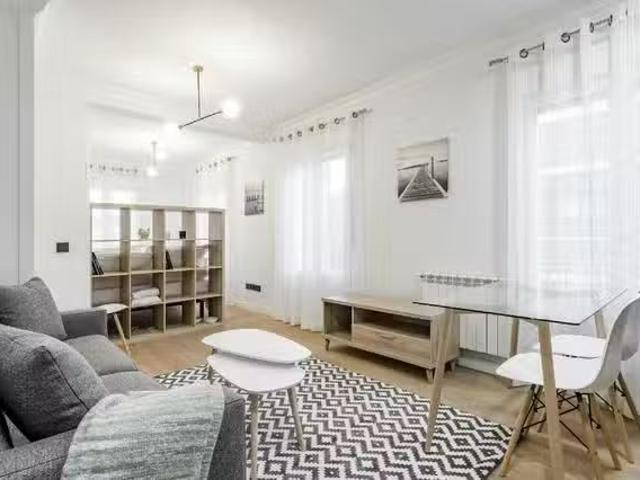 Barato Habitación en Calle de Saavedra Fajardo, Puerta del Ángel