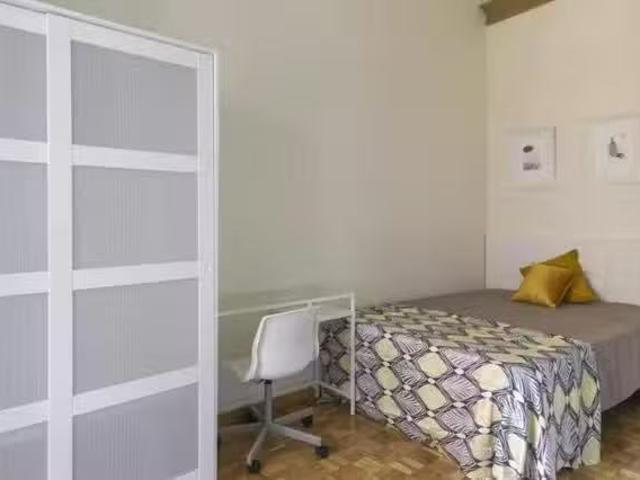 Encantador Habitación en Calle de San Bernardo, Universidad