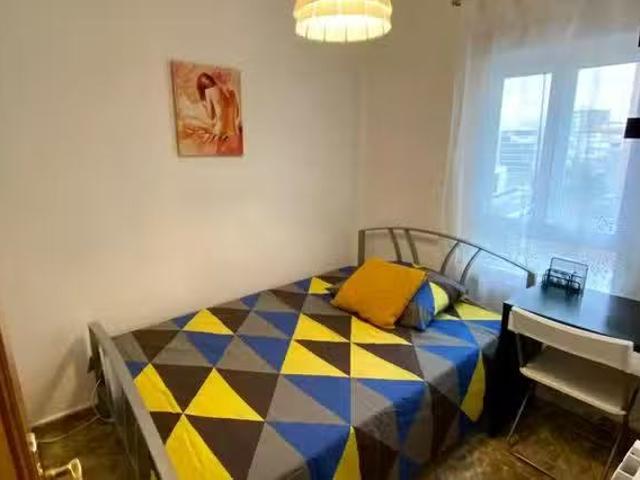 Bonito Habitación en Calle de Seseña, Aluche