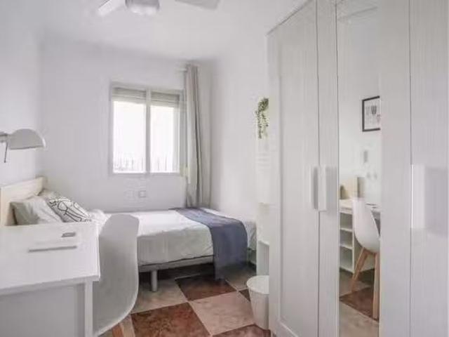 Bonito Habitación en Calle del Puerto de Almansa