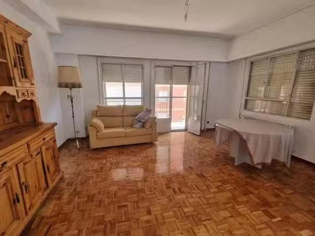 Único Habitación en Calle Doctor Camilo Calleja, Campo Grande