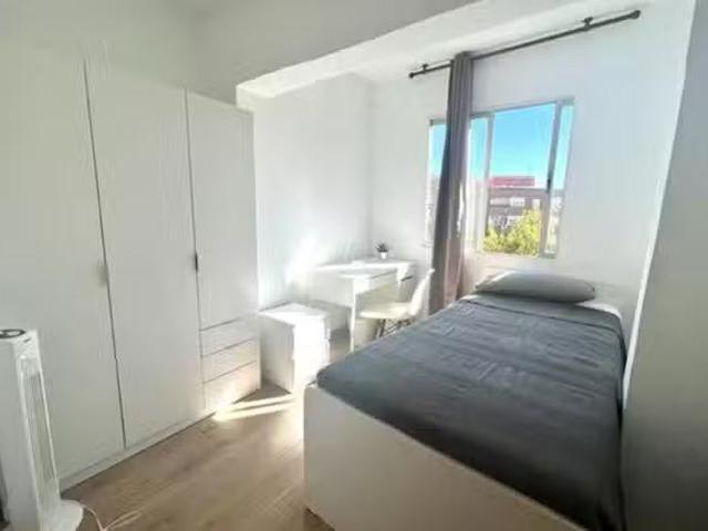 ¡En alquiler! Habitación en Calle León