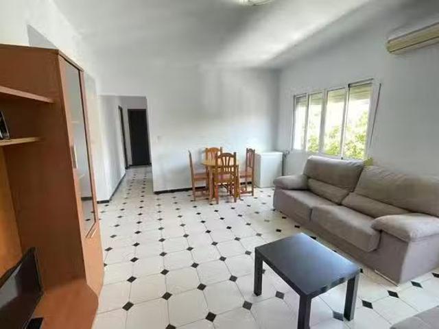 ¡En alquiler! Habitación en Calle López de Gomara, El Padrón