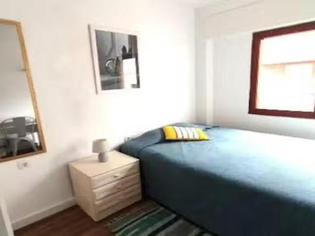 ¡En alquiler! Habitación en Calle Trafalgar, San Antón