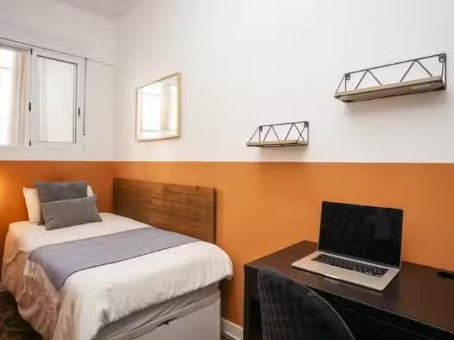 ¡En alquiler! Habitación en Carrer de Balmes, 60
