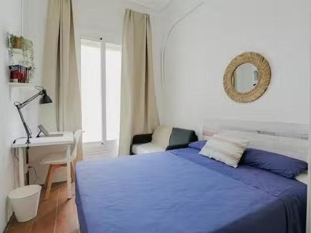 ¡En alquiler! Habitación en Carrer de l'Encarnació, Gràcia