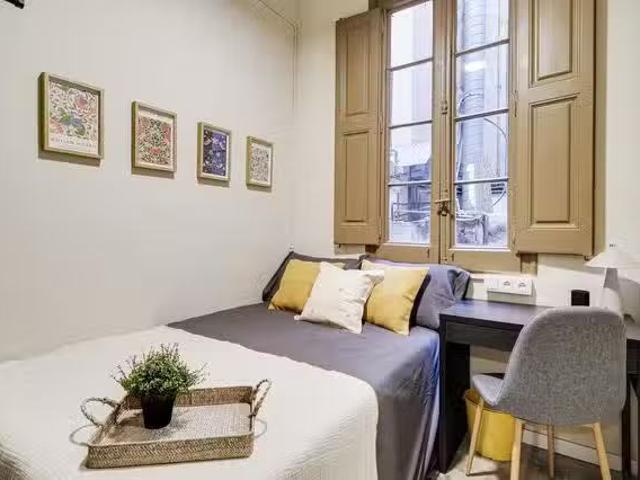 Encantador Habitación en Carrer de les Heures