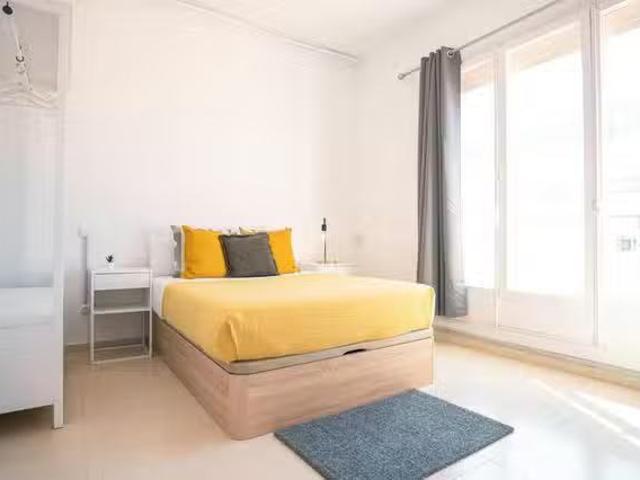 Acogedor Habitación en Carrer de Numància, Sants