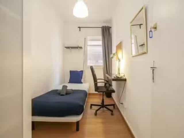 Encantador Habitación en Carrer de Pareto