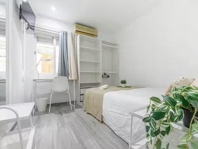 ¡Recién llegado! Habitación en Carrer de Pere Cabanes, Rascanya