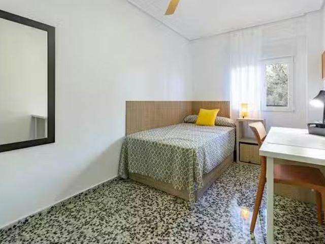 Encantador Habitación en Carrer de Reig Genovés, Rascanya