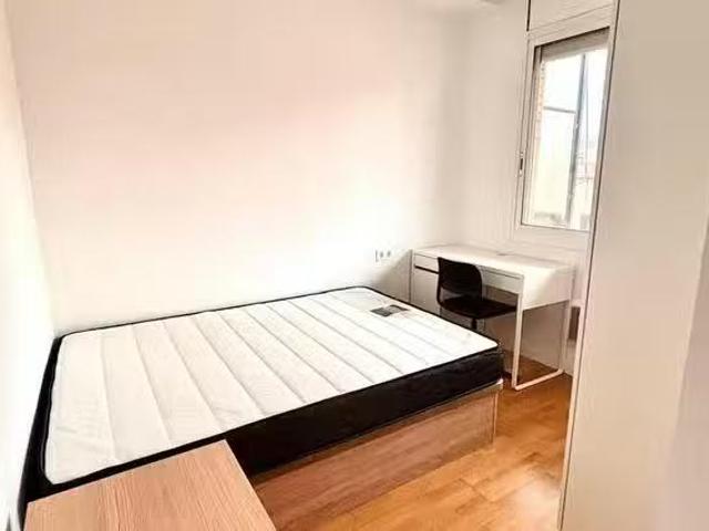 Encantador Habitación en Carrer de Sant Antoni Maria Claret, E.